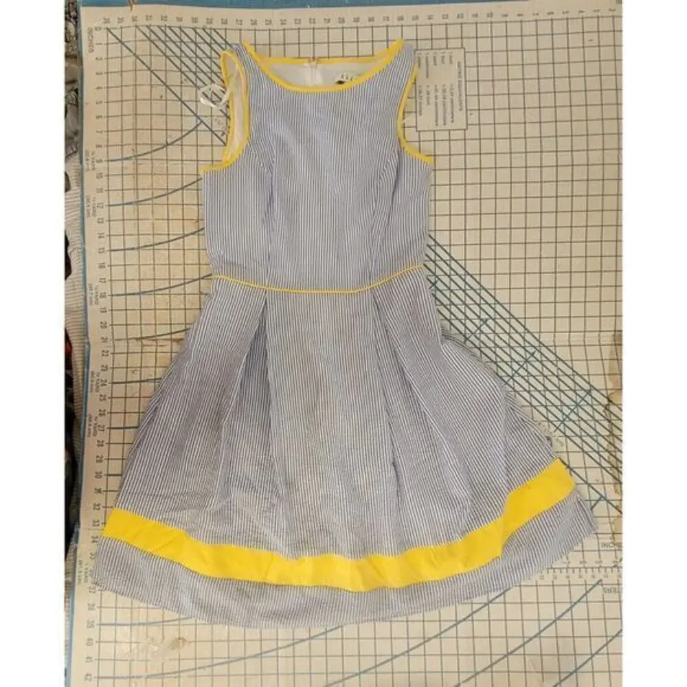 Elle Seersucker Striped Contrasting Trim Sleeveless‎ Midi Fit n Flare Dress